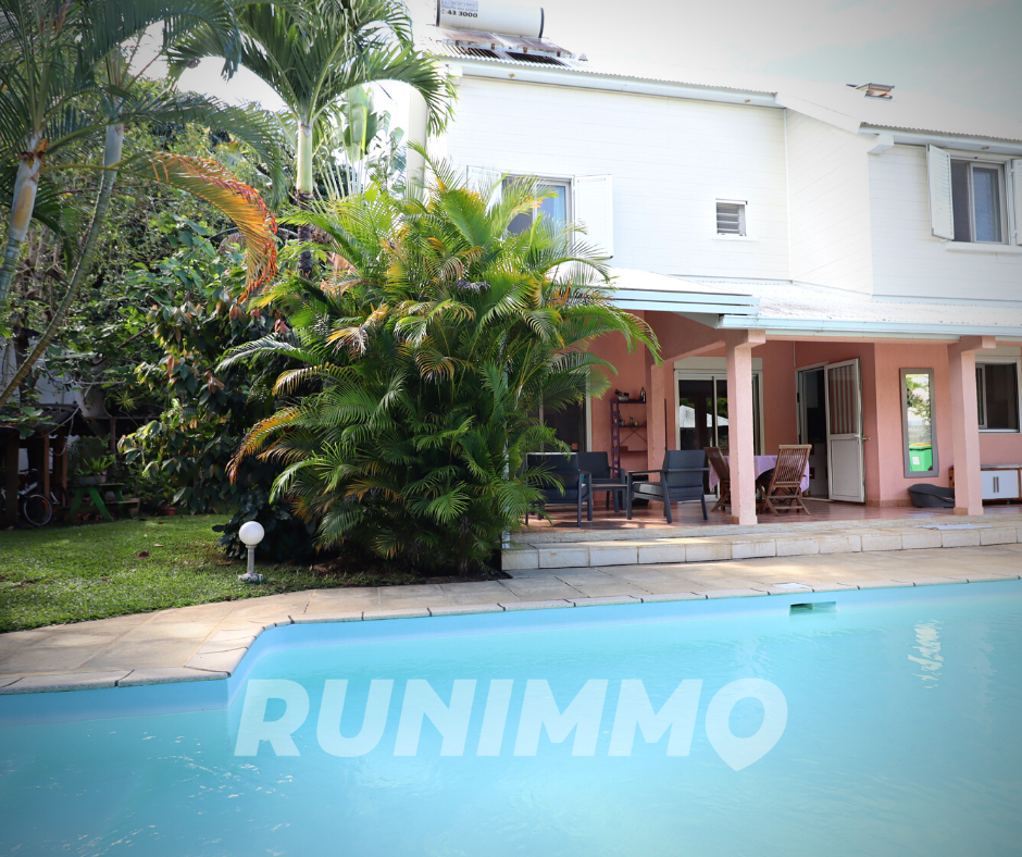 RUNIMMO Villa Saint Pierre 6 pièce(s) 170 m2