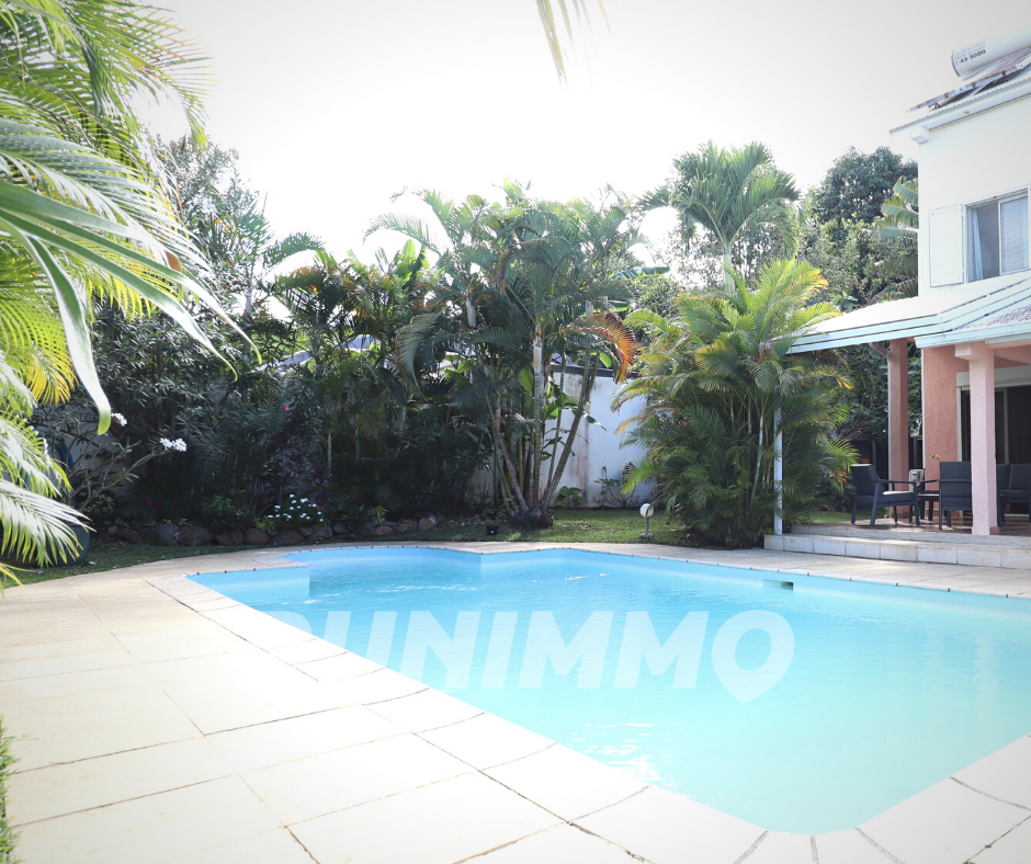 RUNIMMO Villa Saint Pierre 6 pièce(s) 170 m2